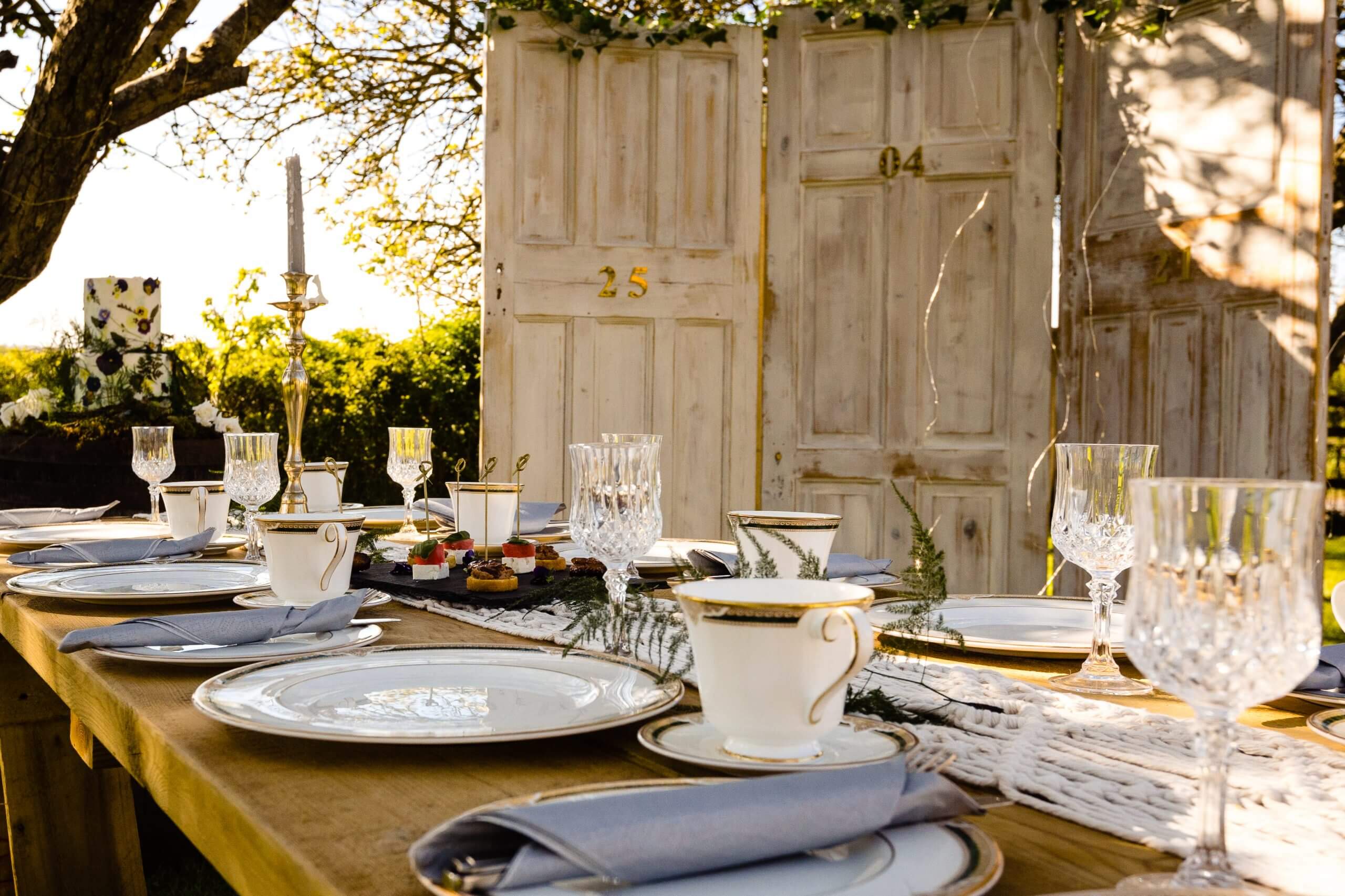 Outdoor table setting idea